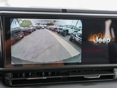 New 2026 Jeep Wrangler Unlimited Rubicon w/ Xtreme 35 Tire Package image 24