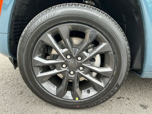 New 2026 Jeep Grand Cherokee L Limited image 12