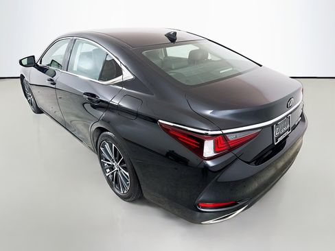 Used 2022 Lexus ES 350 w/ Premium Package image 5