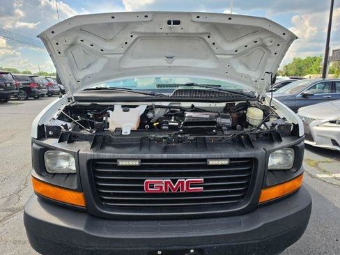 Used 2017 GMC Savana 2500 RWD image 30