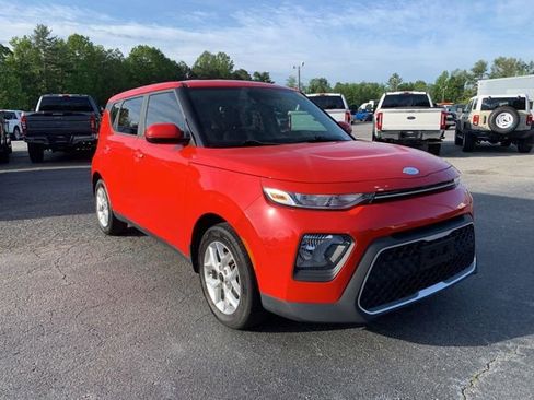 Used 2020 Kia Soul S FWD image 2