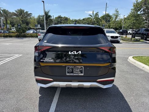 Used 2024 Kia Sportage EX image 3