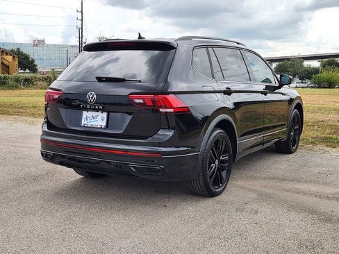 Used 2022 Volkswagen Tiguan SE R-Line FWD image 3