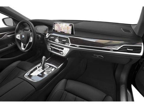 Used 2022 BMW 740i w/ Premium Package RWD image 18
