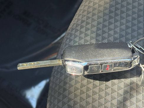 Used 2025 Kia Soul LX w/ LX Technology Package FWD image 21