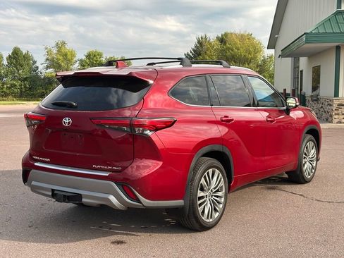 Used 2021 Toyota Highlander Platinum AWD/4WD image 6