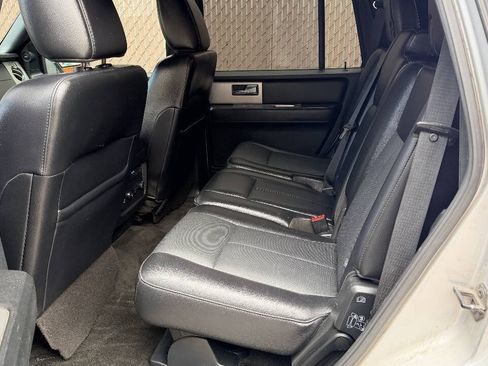 Used 2015 Ford Expedition XLT w/ Equipment Group 202A AWD/4WD image 12