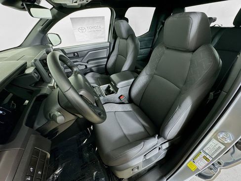 Used 2025 Toyota Tacoma SR5 image 9