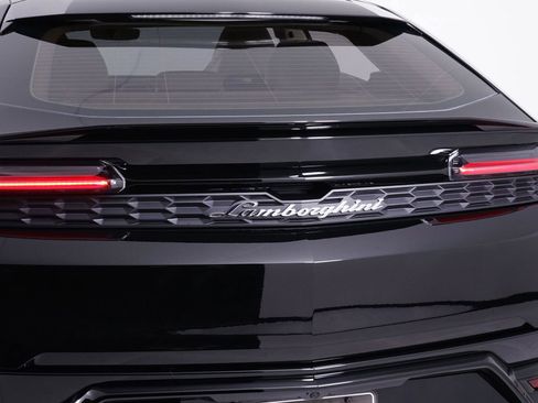 Used 2026 Lamborghini Urus SE image 19
