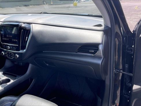 Used 2021 Chevrolet Traverse RS w/ LPO, Floor Liner Package FWD image 16