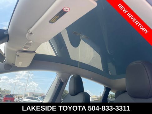Used 2024 Tesla Model Y Long Range AWD/4WD image 15