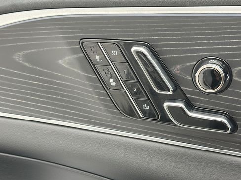 Used 2024 Cadillac Lyriq Luxury AWD/4WD image 20