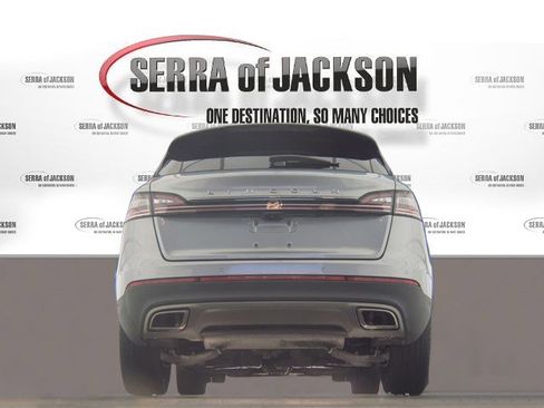 Used 2022 Lincoln Nautilus Reserve w/ Equipment Group 201A image 8