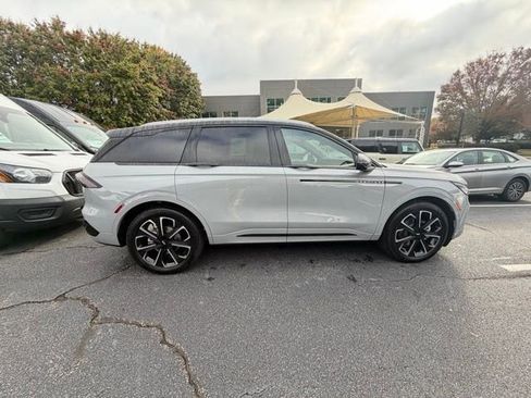 New 2026 Lincoln Nautilus Reserve image 6