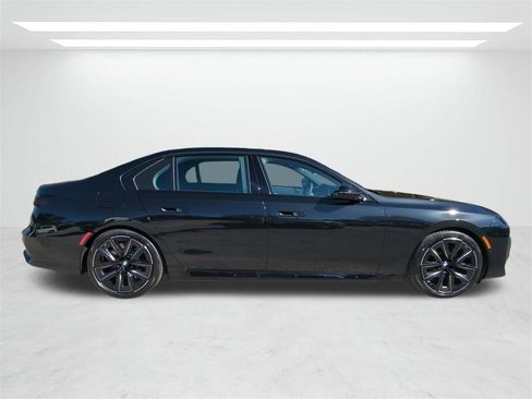 New 2026 BMW 760i xDrive image 3