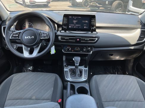 Used 2022 Kia Seltos LX AWD/4WD image 15