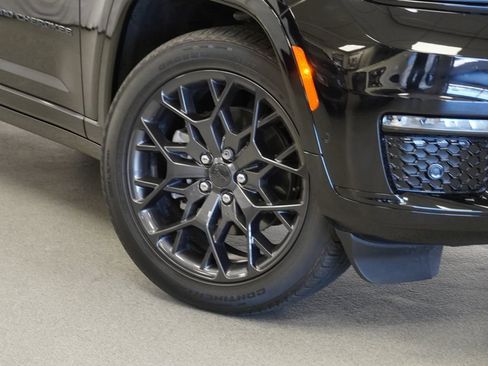 Used 2024 Jeep Grand Cherokee L Summit AWD/4WD image 10