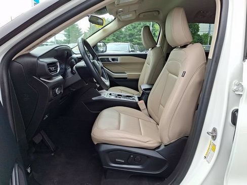 Certified 2023 Ford Explorer XLT w/ Equipment Group 202A AWD/4WD image 16