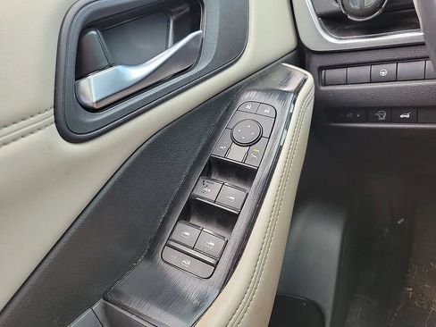 Used 2023 Nissan Rogue SV w/ SV Premium B Package FWD image 12