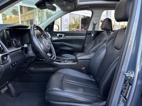 Used 2023 Kia Sorento S w/ Panoramic Sunroof Package FWD image 9