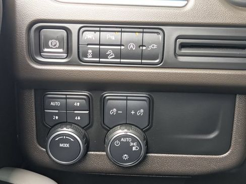 Used 2022 Chevrolet Tahoe Z71 AWD/4WD image 24