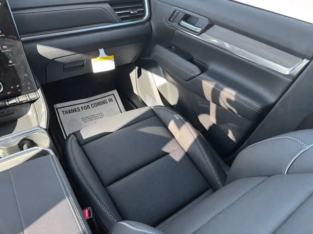 New 2027 GMC Terrain Denali w/ LPO, Floor Liner Package AWD/4WD image 21