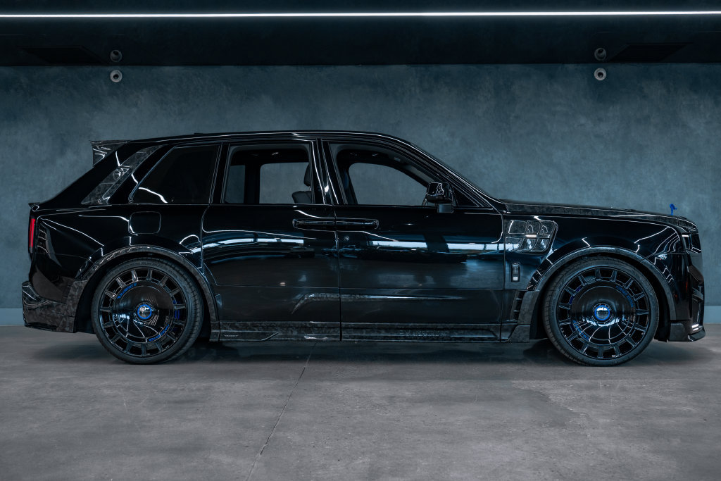 Used 2026 Rolls-Royce Cullinan AWD/4WD image 32
