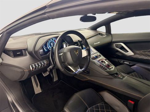 Used 2016 Lamborghini Aventador LP 700-4 image 9