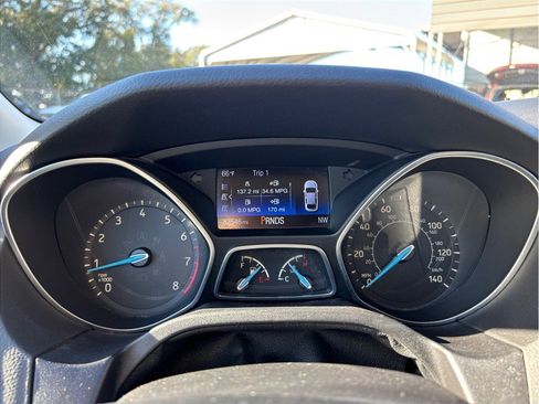 Used 2016 Ford Focus SE w/ SE Sport Package image 17