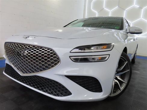 Used 2023 Genesis G70 2.0T image 1