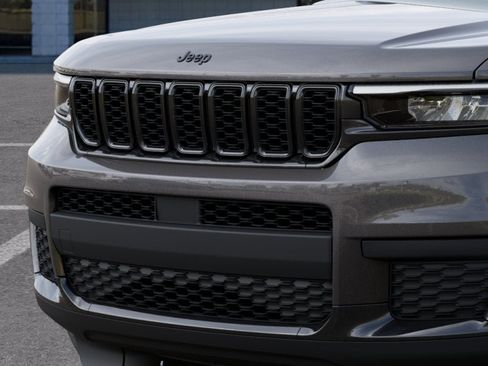 New 2025 Jeep Grand Cherokee L Altitude AWD/4WD image 33