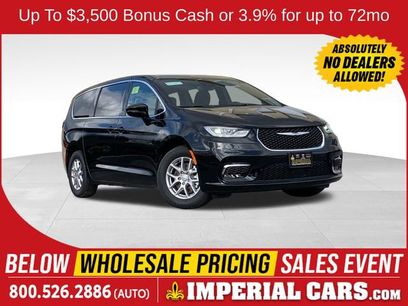 New 2026 Chrysler Pacifica Select