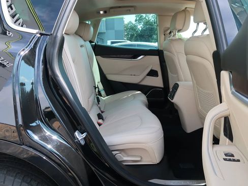 Used 2017 Maserati Levante w/ Luxury Package image 20