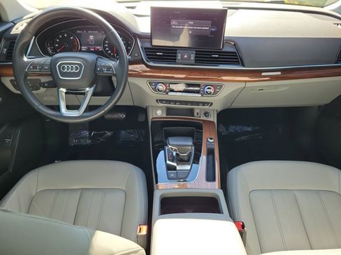 Certified 2022 Audi Q5 2.0T Premium w/ Convenience Package image 2