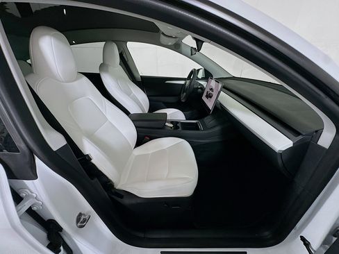 Used 2023 Tesla Model Y Long Range image 31