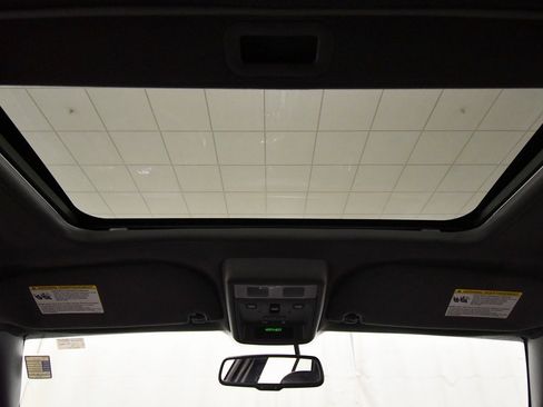 Used 2007 Ford Crown Victoria LX image 15