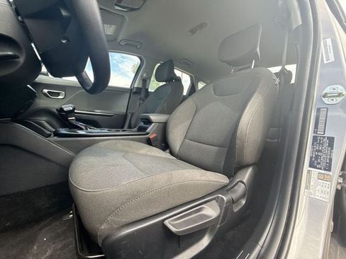 Used 2025 Kia K4 FWD image 11