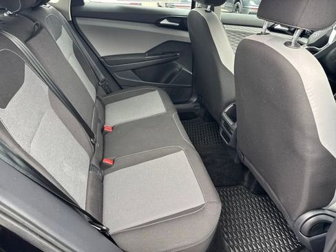 Certified 2024 Volkswagen Taos S image 31