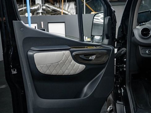 Used 2022 Mercedes-Benz Sprinter 3500 image 26