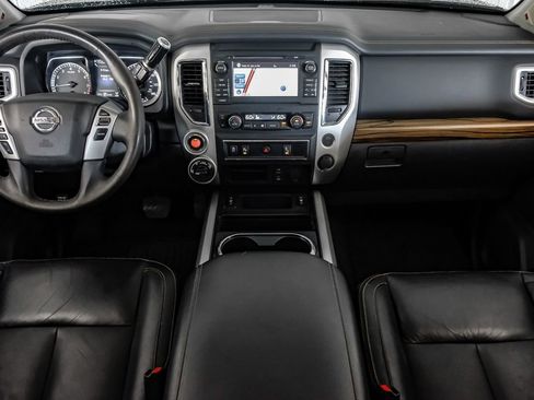 Used 2017 Nissan Titan SL AWD/4WD image 13