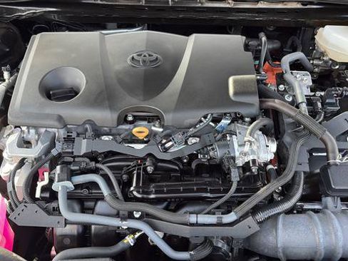 Used 2025 Toyota Camry SE w/ Convenience Package image 16