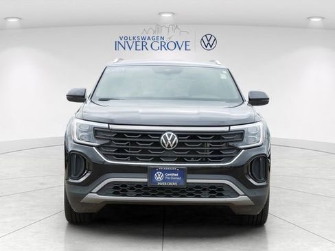 Certified 2025 Volkswagen Atlas Cross Sport SE FWD image 2