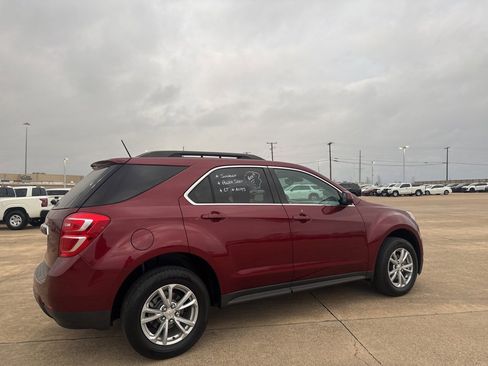 Used 2017 Chevrolet Equinox LT image 25