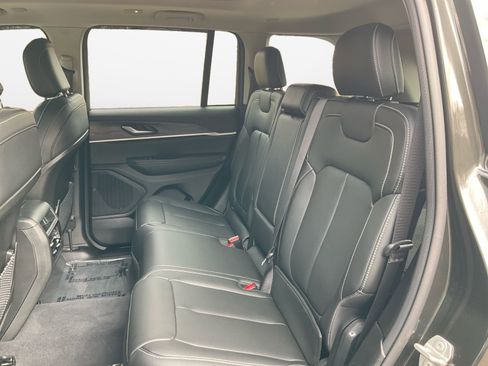 Used 2023 Jeep Grand Cherokee Limited w/ Trailer Tow Prep Group (B) image 13