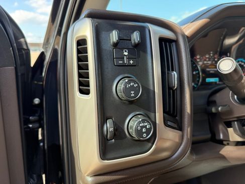 Used 2017 GMC Sierra 2500 Denali w/ Duramax Plus Package AWD/4WD image 20