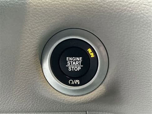 Used 2019 Chrysler Pacifica Limited w/ Advanced Safetytec Group image 11