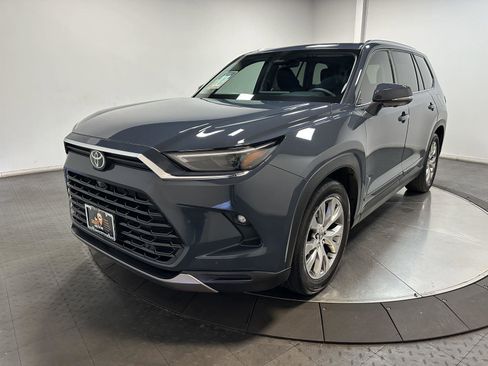Used 2025 Toyota Grand Highlander AWD image 6