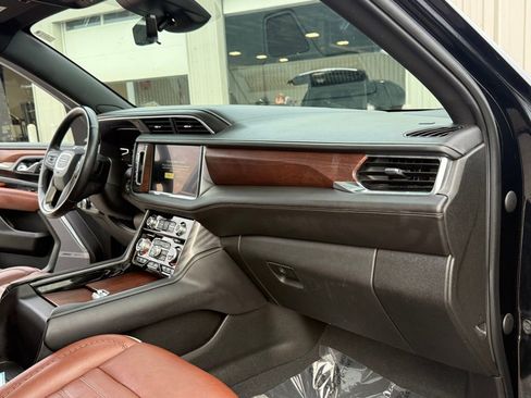Used 2023 GMC Yukon XL Denali Ultimate image 17