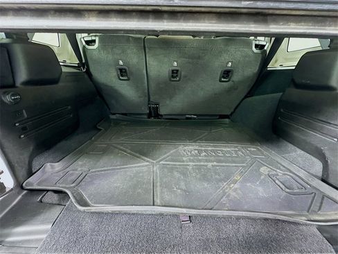 Used 2024 Jeep Wrangler Willys image 25