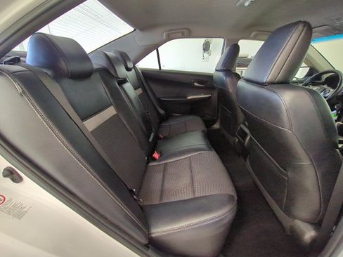 Used 2014 Toyota Camry SE FWD image 21